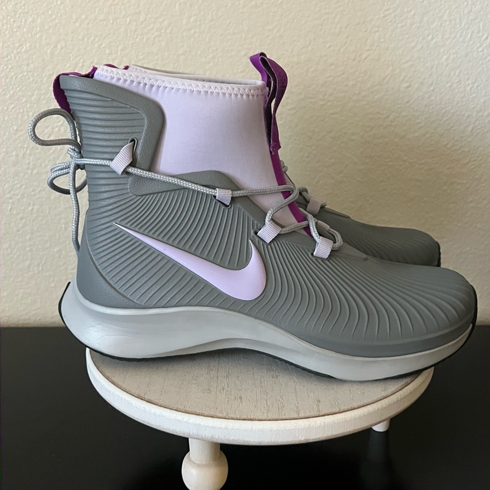 Nike Girls Kids Binzie Gray and Purple Rain Snow  Boots size youth 4